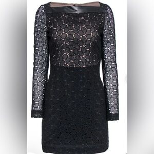 Diane Von Furstenberg Sarita Pebble Lace Black Dress Size 6 EUC